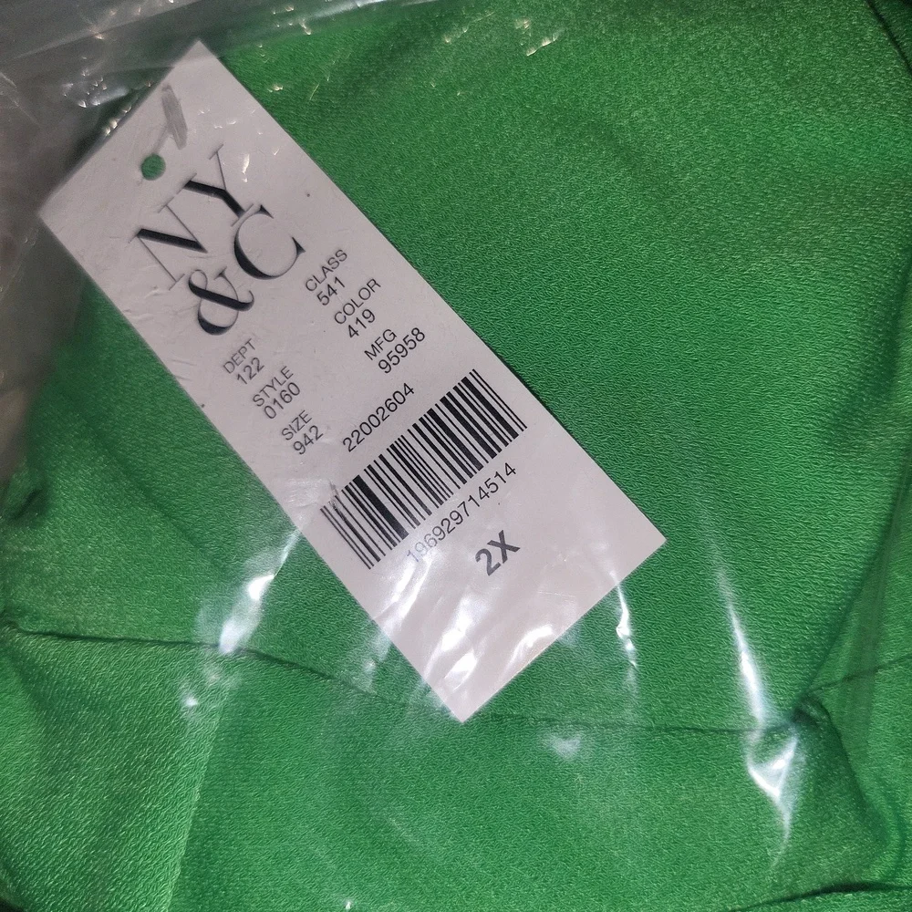 NWT 2X NY&C Plus Halter Neck Jumpsuit~Clover Green - Picture 3 of 5